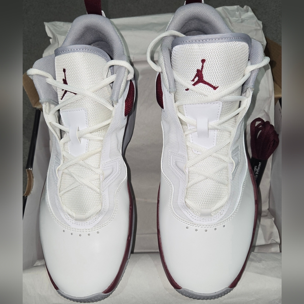 Air Jordan Stay Loyal 3 "White Team Red" - Picture 5 of 14